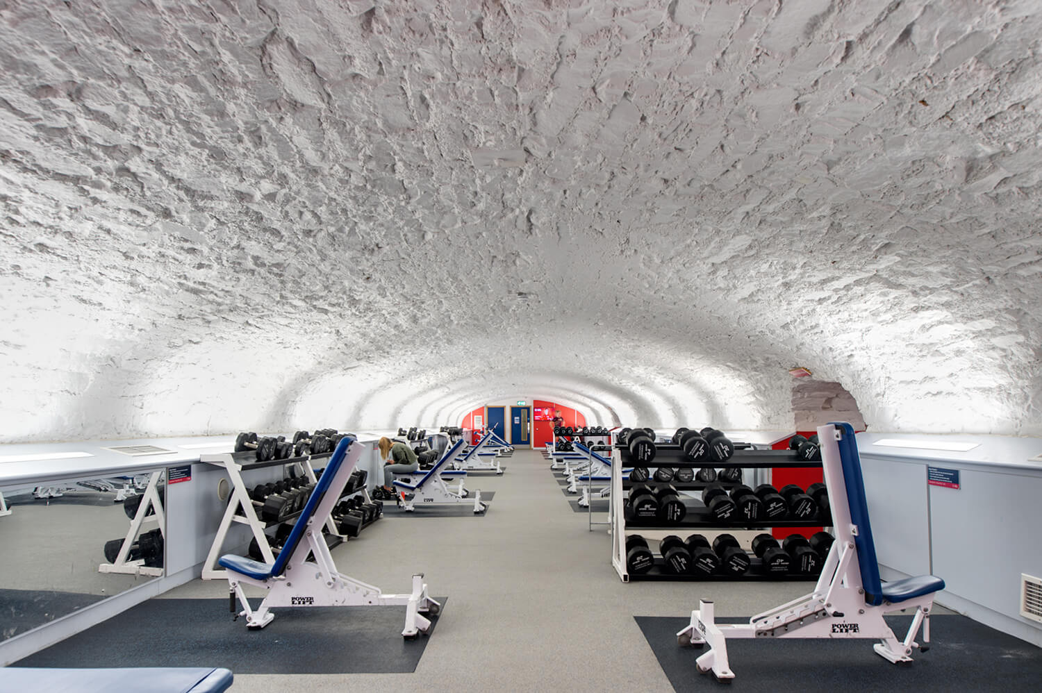 Edinburgh University has some of the most impressive Gyms facilities I've seen including this room which is in the basement. The current gym partly uses an old building which used to be at the warehouse of a brewery.