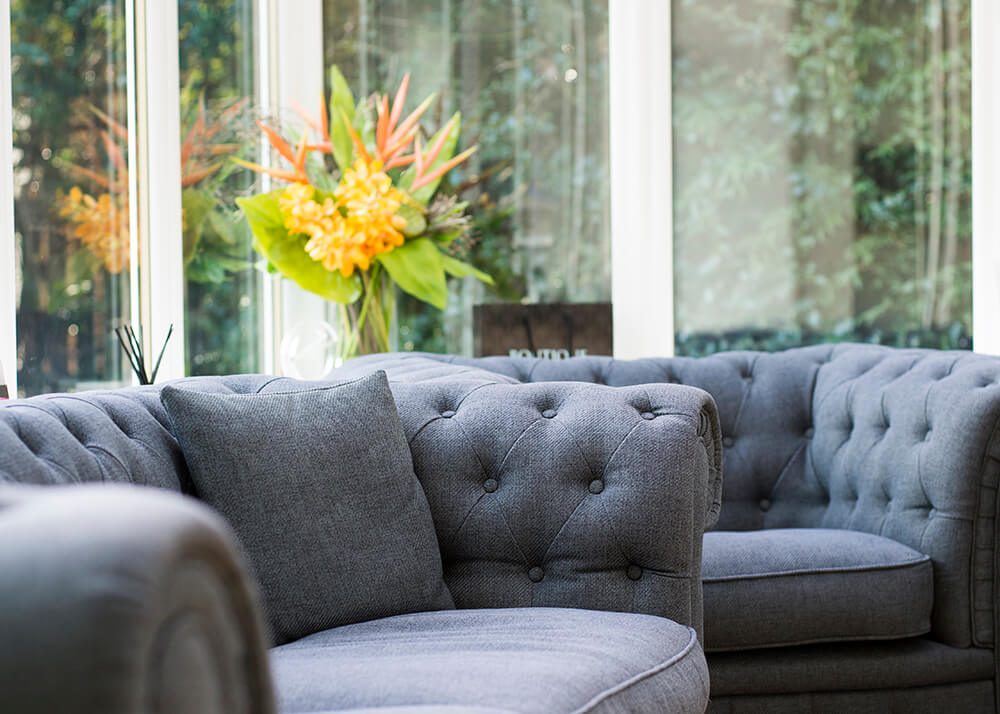 To give an impression of the practise we took a number of interior details